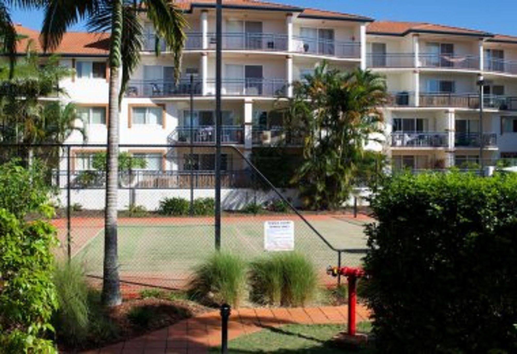 Blue Water Bay Villas Gold Coast Extérieur photo
