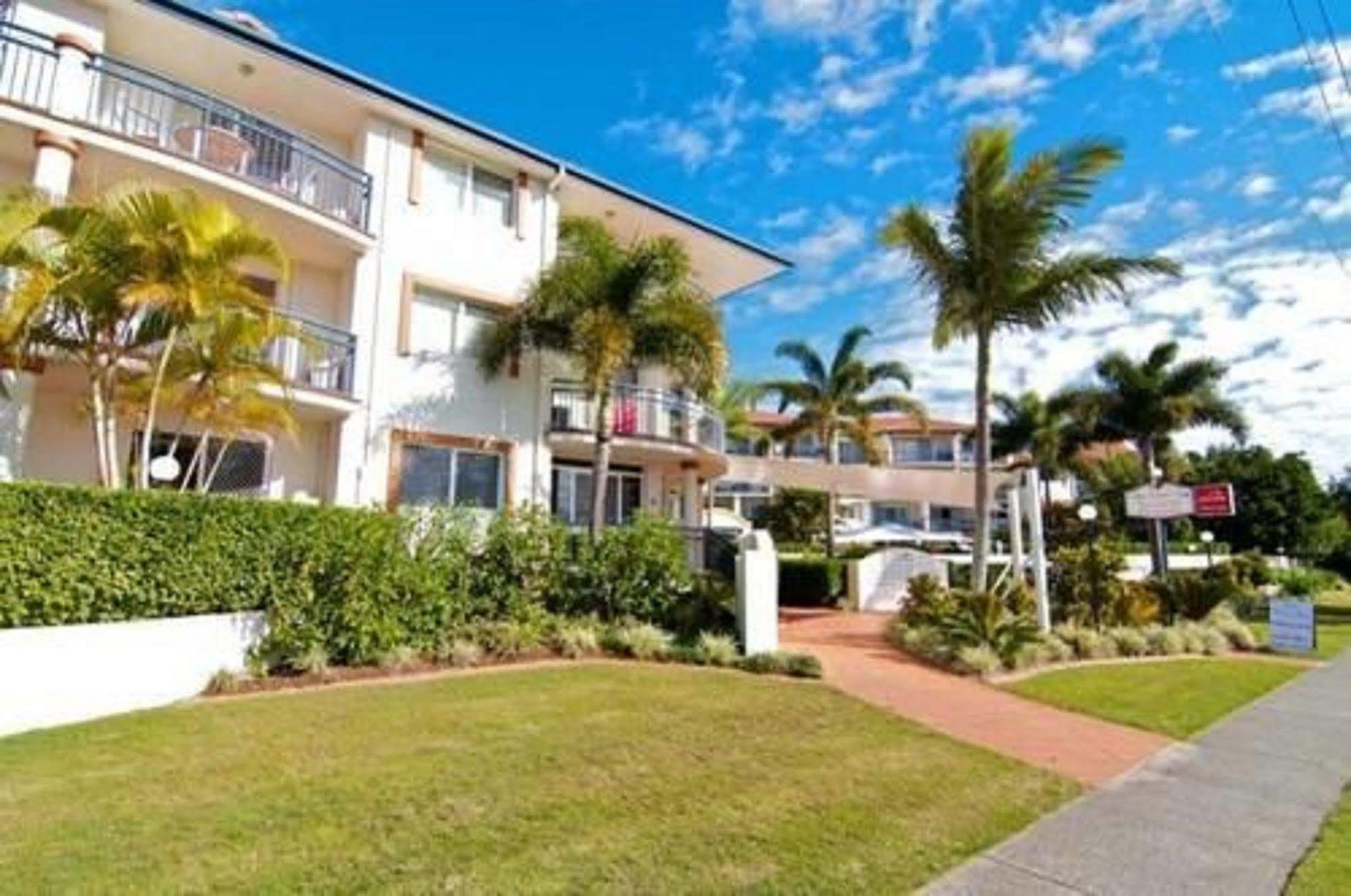 Blue Water Bay Villas Gold Coast Extérieur photo