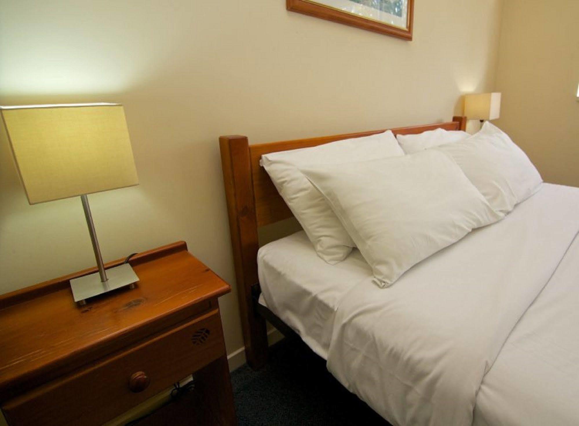 Blue Water Bay Villas Gold Coast Extérieur photo