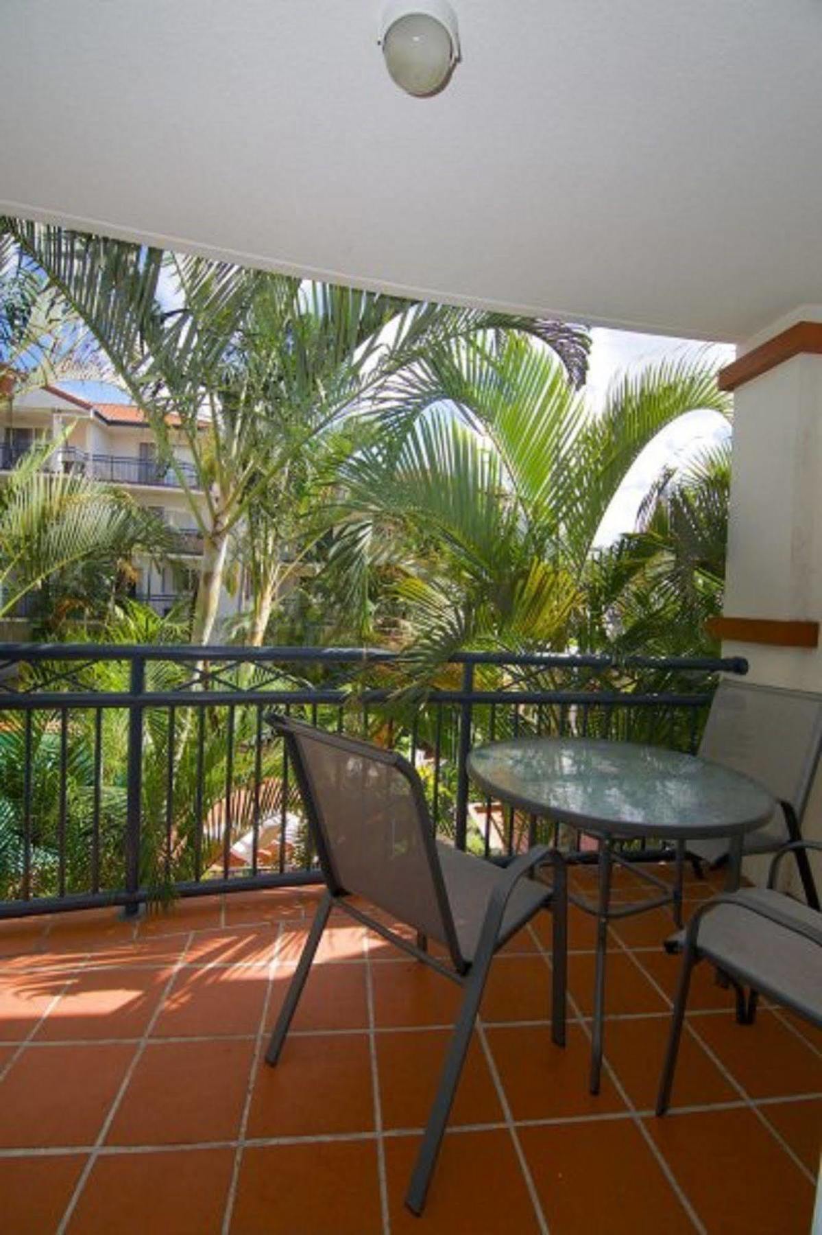 Blue Water Bay Villas Gold Coast Extérieur photo
