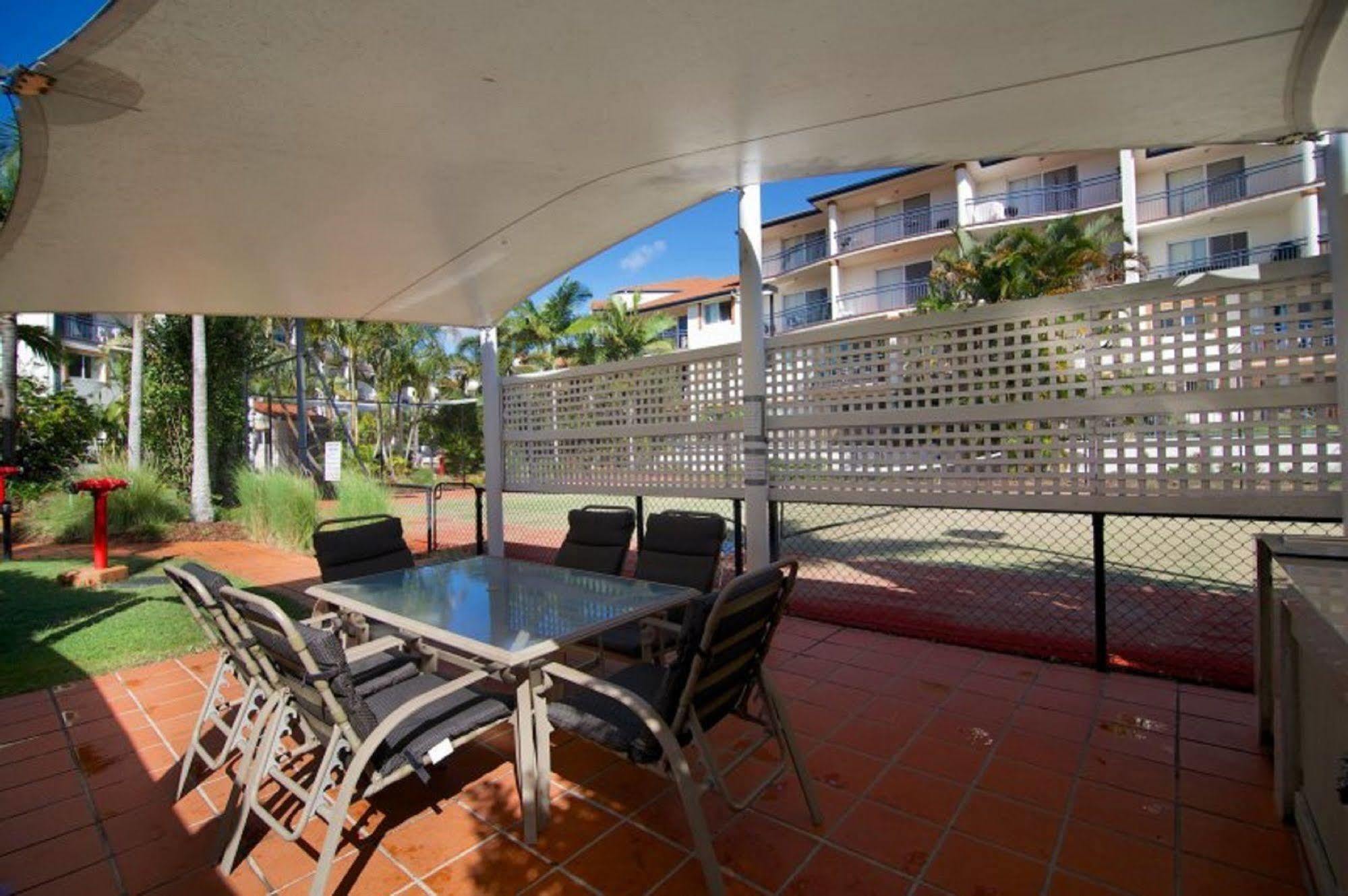 Blue Water Bay Villas Gold Coast Extérieur photo