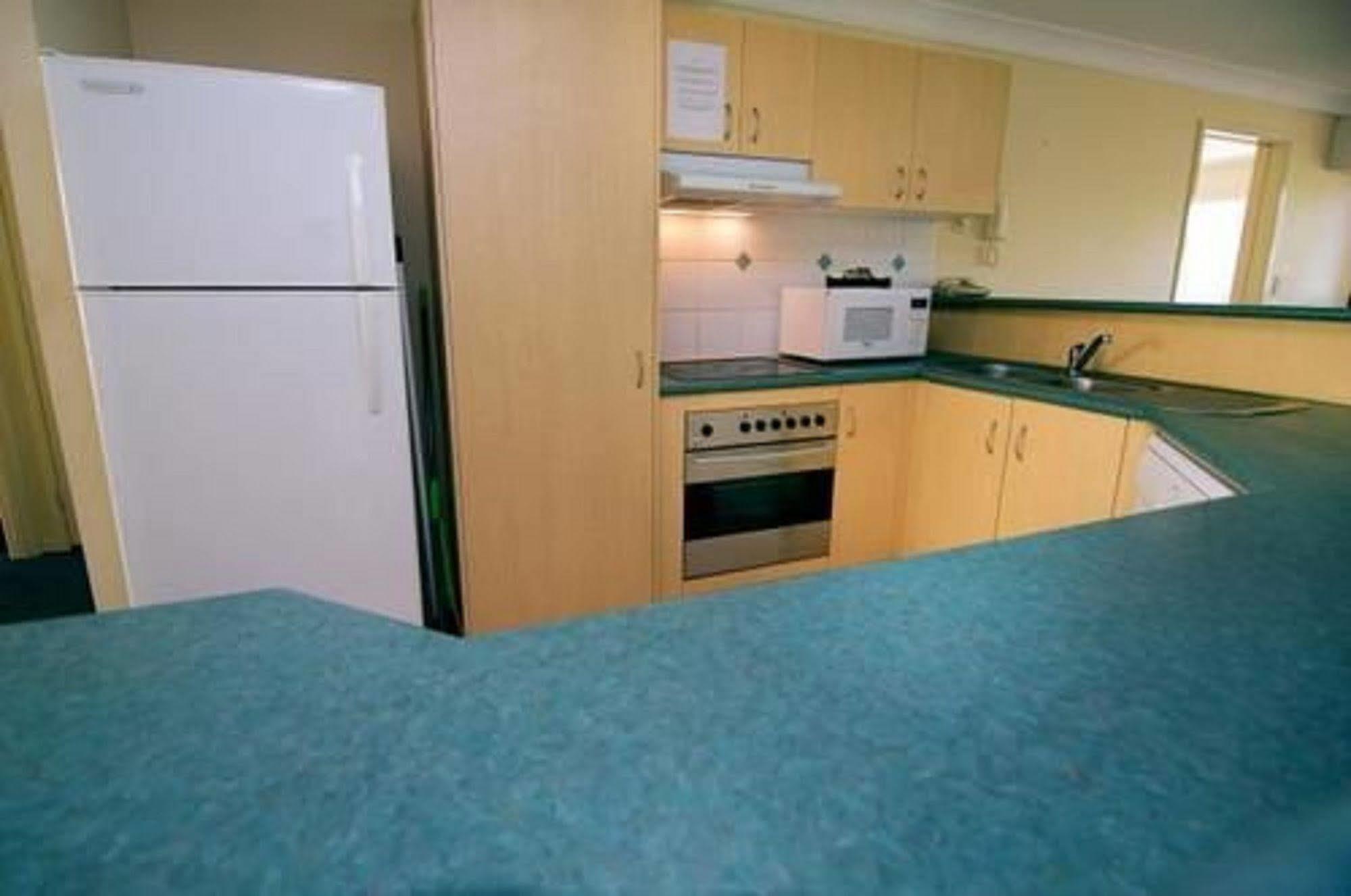 Blue Water Bay Villas Gold Coast Extérieur photo