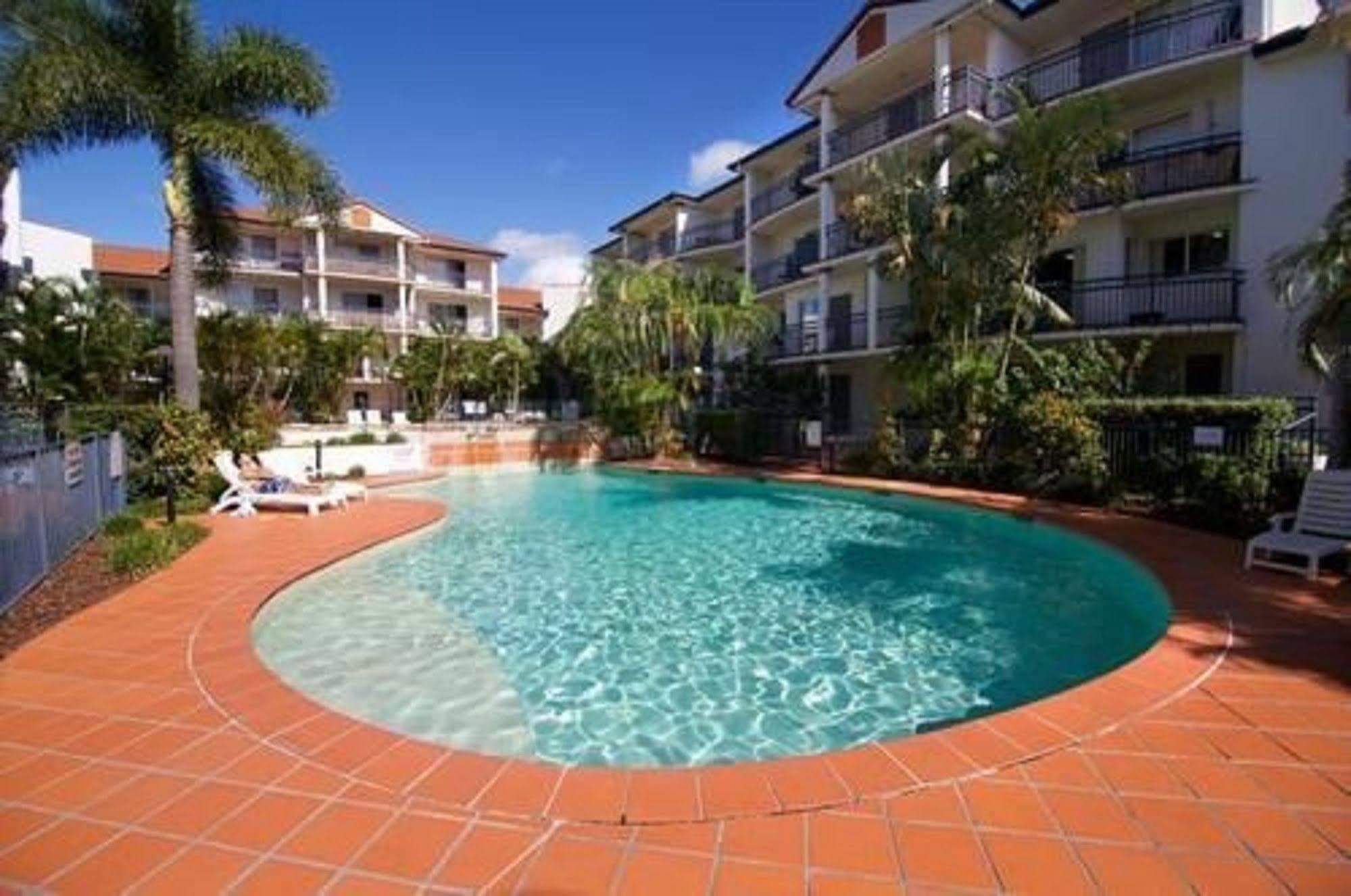 Blue Water Bay Villas Gold Coast Extérieur photo