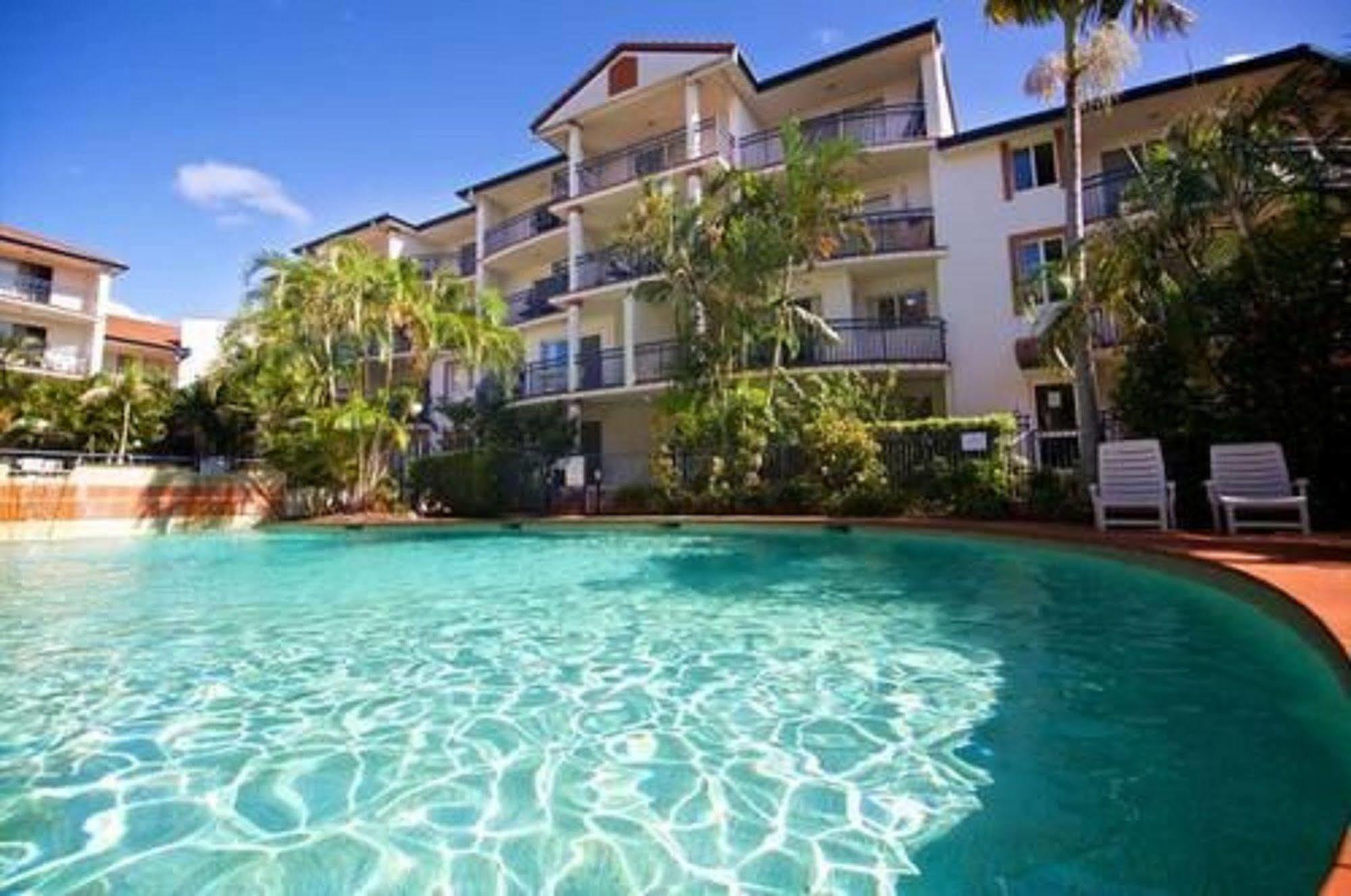 Blue Water Bay Villas Gold Coast Extérieur photo