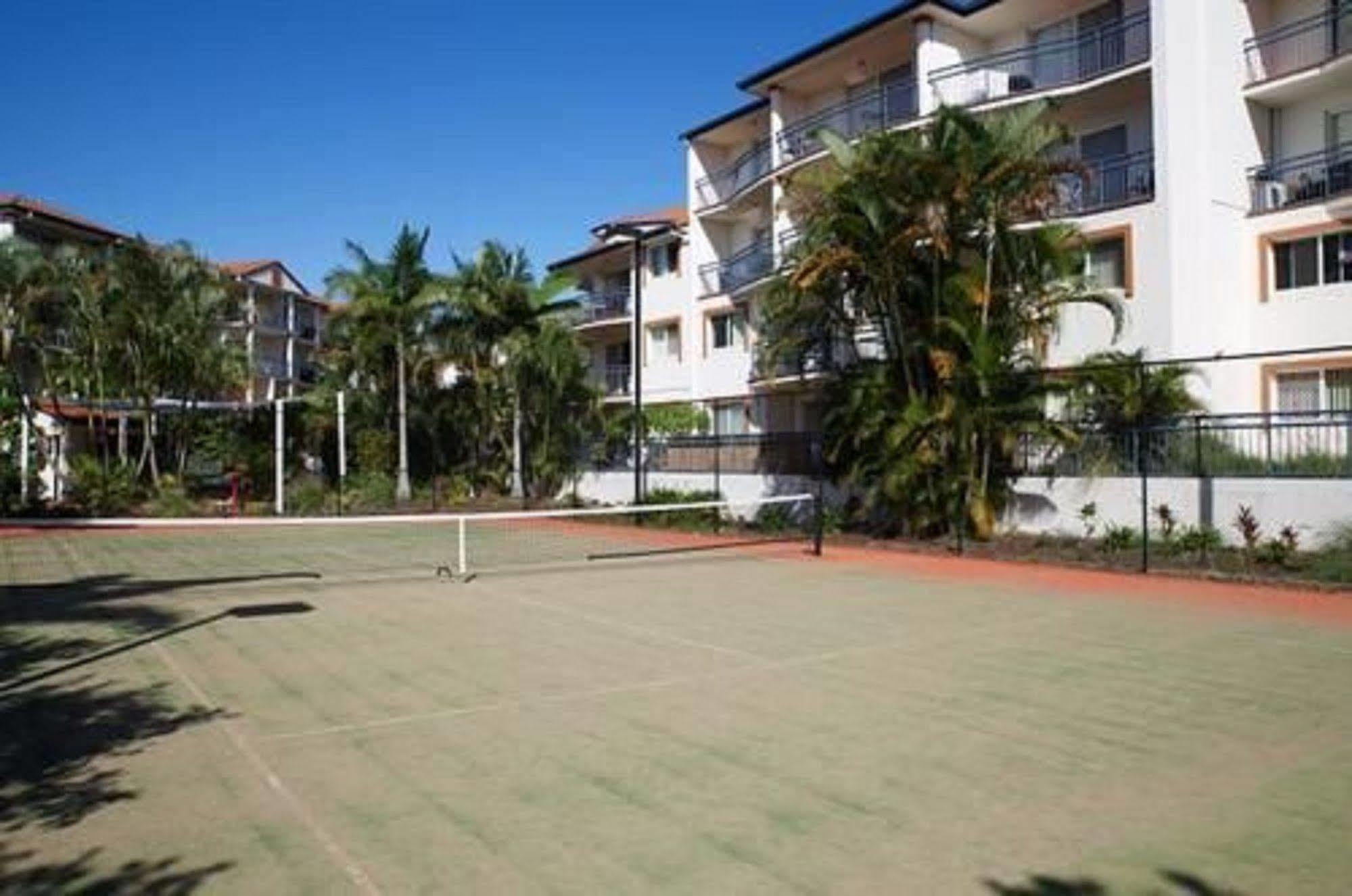 Blue Water Bay Villas Gold Coast Extérieur photo