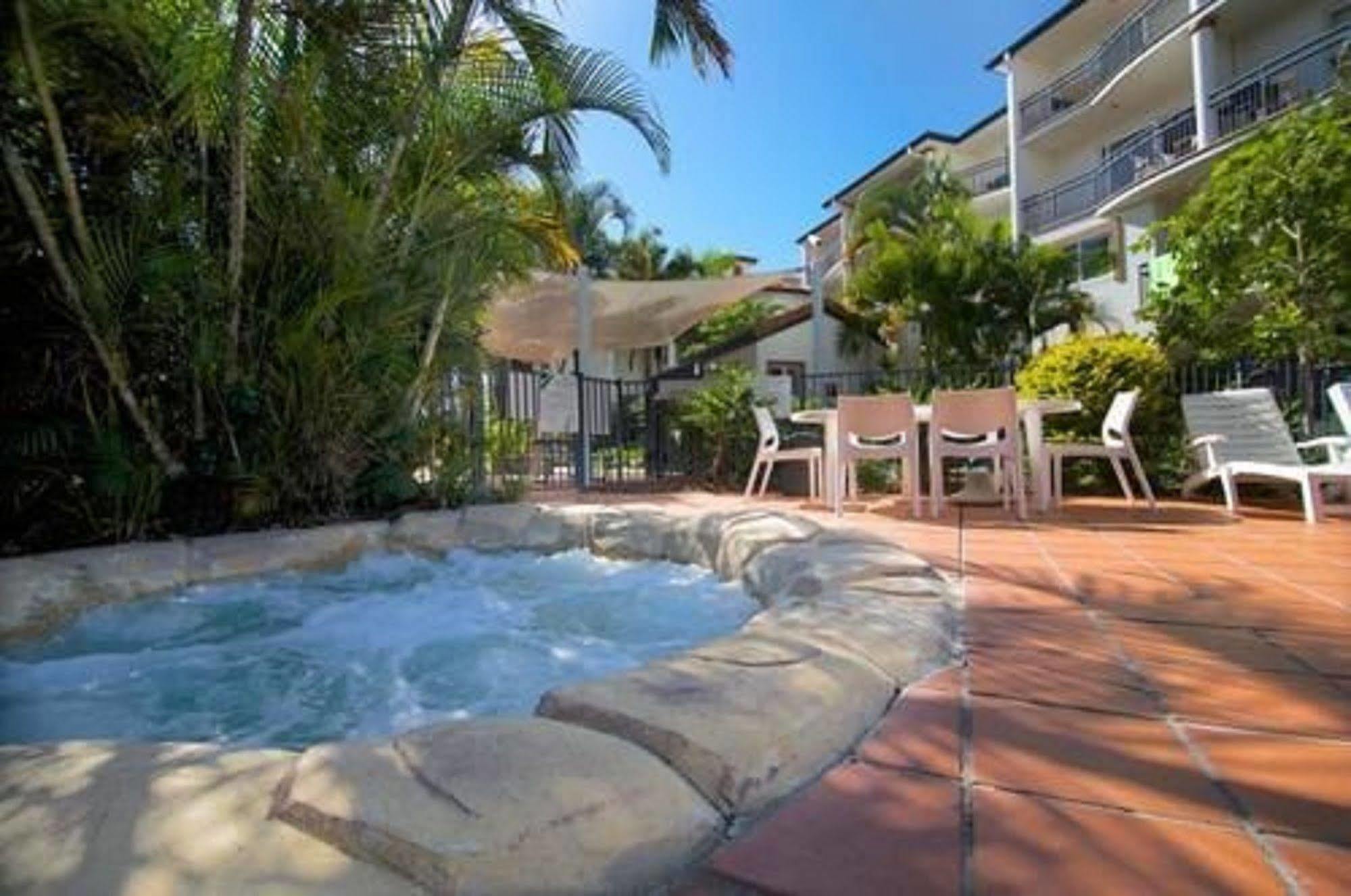 Blue Water Bay Villas Gold Coast Extérieur photo
